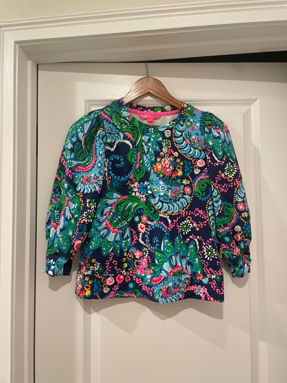 Lilly Pulitzer Corden sweatshirt featuring puffed sleeves xxs - Picture 2 of 7